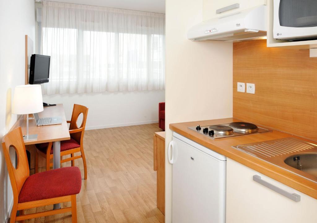 Séjours&Affaires Rennes Longs Champs Chambre photo